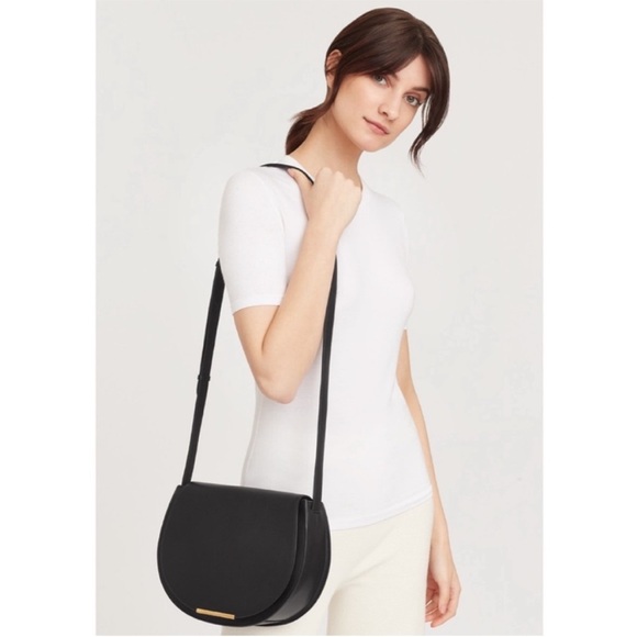 Cuyana Saddle Bag, Black, Large - Leather Saddle Bag - Picture 2 of 13